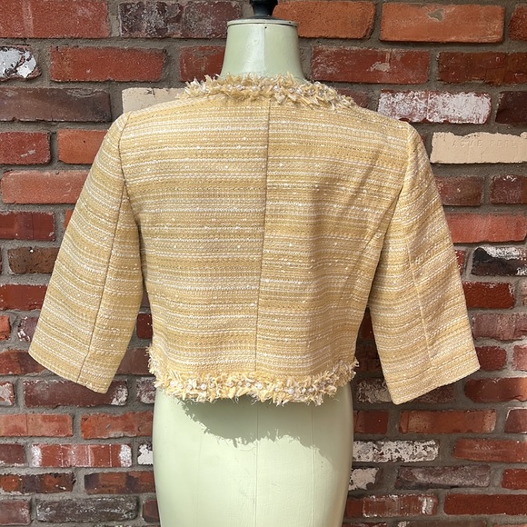 Lilly Pulitzer Cropped Yellow and Pearl Jacket size 6 - Picture 5 of 5